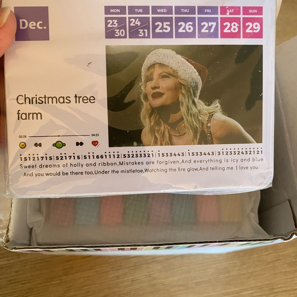 Taylor Swift- Playable mini piano desk calendar